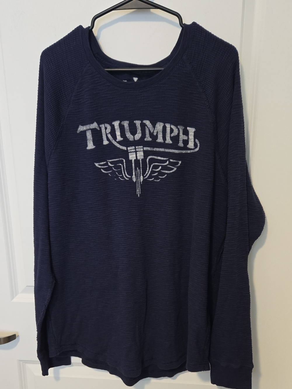 LUCKY BRAND XXL thermal Triumph Navy Long Sleeve Graphic Top. White Logo Xlnt.